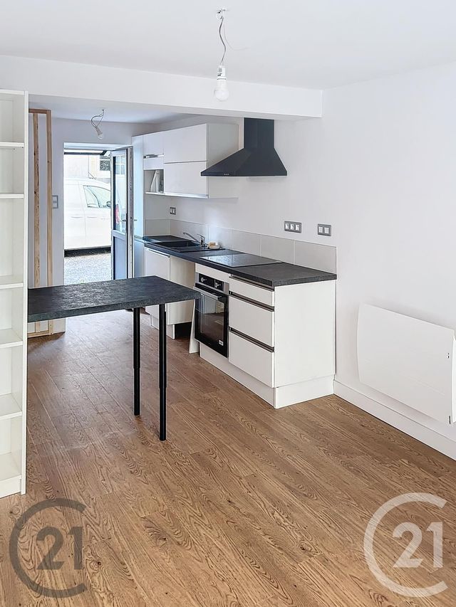 maison à louer - 3 pièces - 58.0 m2 - VOLVIC - 63 - AUVERGNE - Century 21 Agence Girard