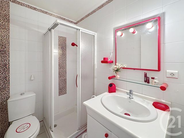 maison à vendre - 7 pièces - 180.0 m2 - CHAPDES BEAUFORT - 63 - AUVERGNE - Century 21 Agence Girard