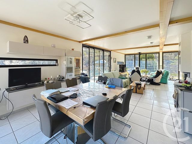 maison à vendre - 7 pièces - 180.0 m2 - CHAPDES BEAUFORT - 63 - AUVERGNE - Century 21 Agence Girard