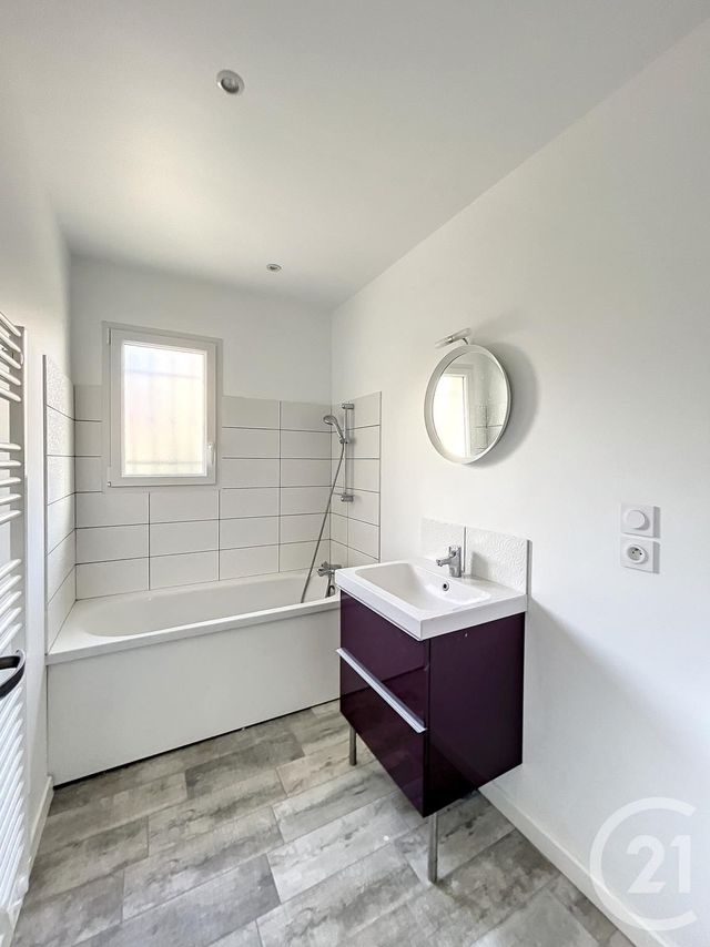 maison à louer - 5 pièces - 128.01 m2 - VOLVIC - 63 - AUVERGNE - Century 21 Agence Girard