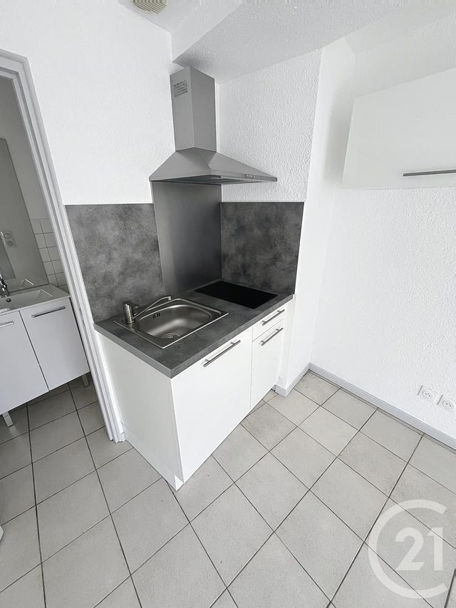 Appartement Studio à louer - 1 pièce - 16.5 m2 - RIOM - 63 - AUVERGNE - Century 21 Agence Girard