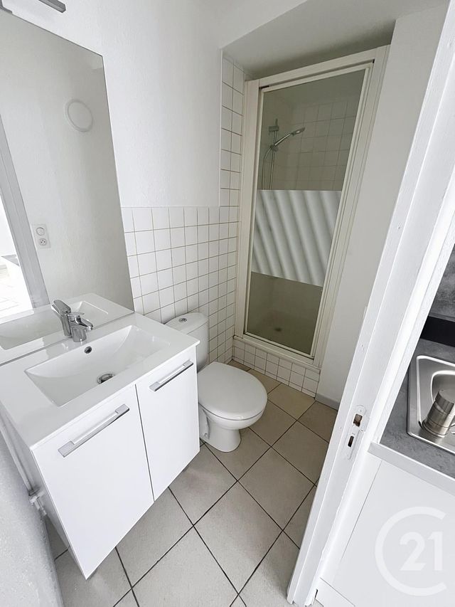 Appartement Studio à louer - 1 pièce - 16.5 m2 - RIOM - 63 - AUVERGNE - Century 21 Agence Girard