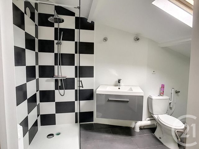 Appartement F2 bis à louer - 3 pièces - 71.6 m2 - RIOM - 63 - AUVERGNE - Century 21 Agence Girard