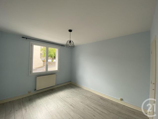 Appartement F3 à louer - 3 pièces - 53.66 m2 - RIOM - 63 - AUVERGNE - Century 21 Agence Girard