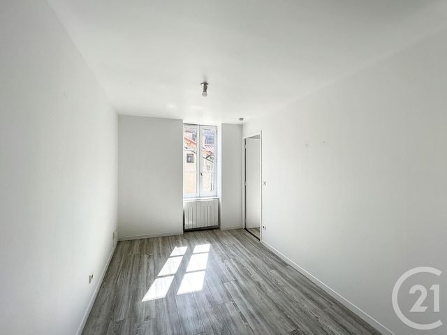 Appartement F2 à louer - 2 pièces - 25.8 m2 - RIOM - 63 - AUVERGNE - Century 21 Agence Girard