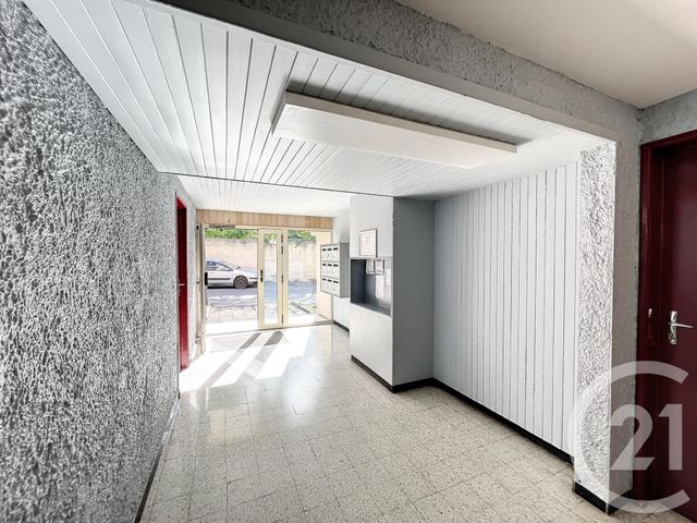 Appartement F1 à vendre - 1 pièce - 30.49 m2 - RIOM - 63 - AUVERGNE - Century 21 Agence Girard