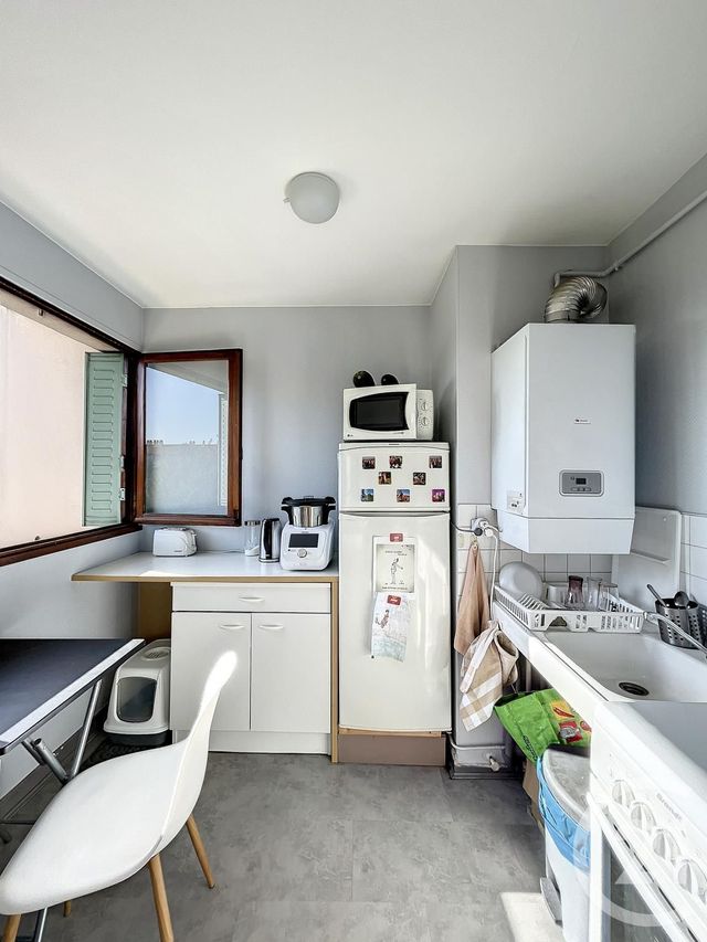 Appartement F1 à vendre - 1 pièce - 30.49 m2 - RIOM - 63 - AUVERGNE - Century 21 Agence Girard
