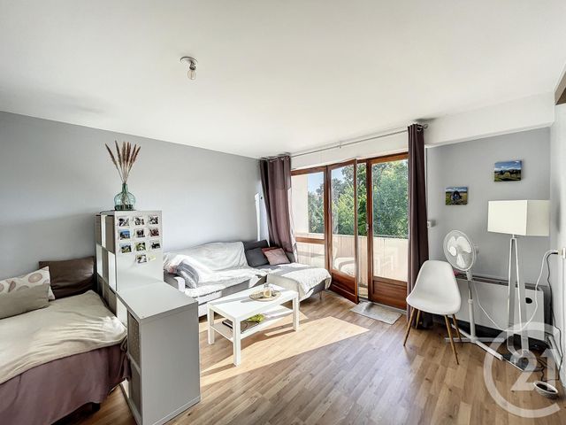 Appartement F1 à vendre - 1 pièce - 30.49 m2 - RIOM - 63 - AUVERGNE - Century 21 Agence Girard