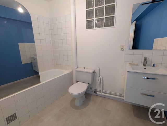 Appartement F2 à louer - 2 pièces - 54.9 m2 - CLERMONT FERRAND - 63 - AUVERGNE - Century 21 Agence Girard