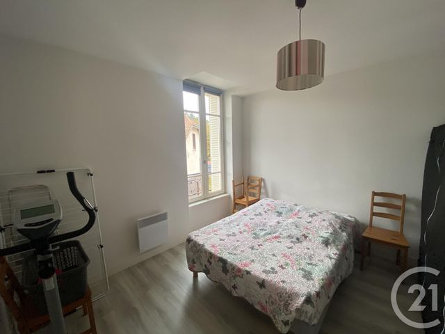 Appartement F3 à louer - 3 pièces - 82.24 m2 - CHATELGUYON - 63 - AUVERGNE - Century 21 Agence Girard