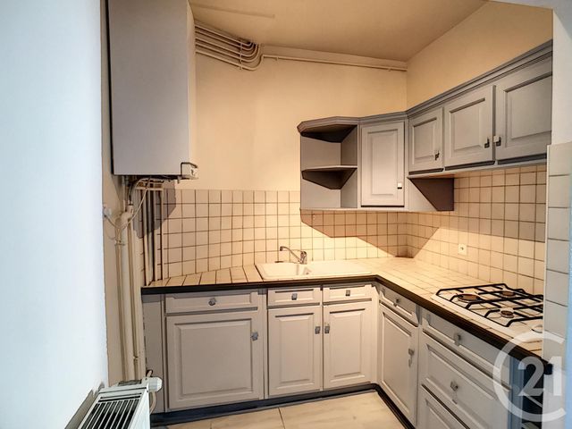 Appartement F3 à louer - 3 pièces - 41.62 m2 - RIOM - 63 - AUVERGNE - Century 21 Agence Girard