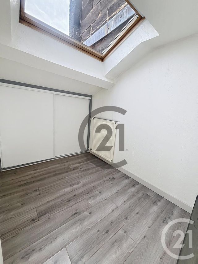 Appartement F3 à louer - 3 pièces - 41.62 m2 - RIOM - 63 - AUVERGNE - Century 21 Agence Girard