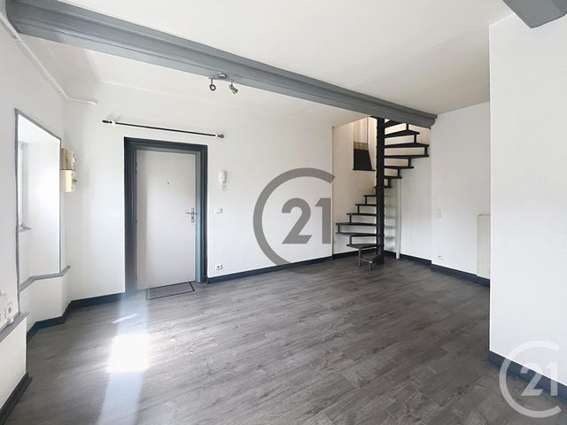 Appartement F3 à louer - 3 pièces - 41.62 m2 - RIOM - 63 - AUVERGNE - Century 21 Agence Girard