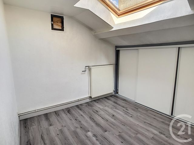 Appartement F3 à louer - 3 pièces - 41.62 m2 - RIOM - 63 - AUVERGNE - Century 21 Agence Girard