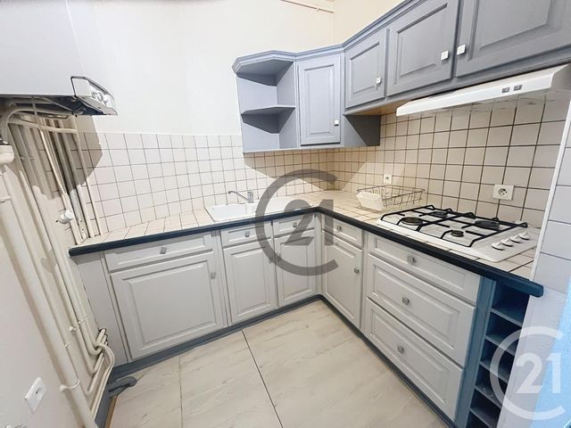 Appartement F3 à louer - 3 pièces - 41.62 m2 - RIOM - 63 - AUVERGNE - Century 21 Agence Girard