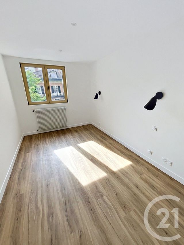 Appartement F3 à louer - 3 pièces - 79.21 m2 - VICHY - 03 - AUVERGNE - Century 21 Agence Girard