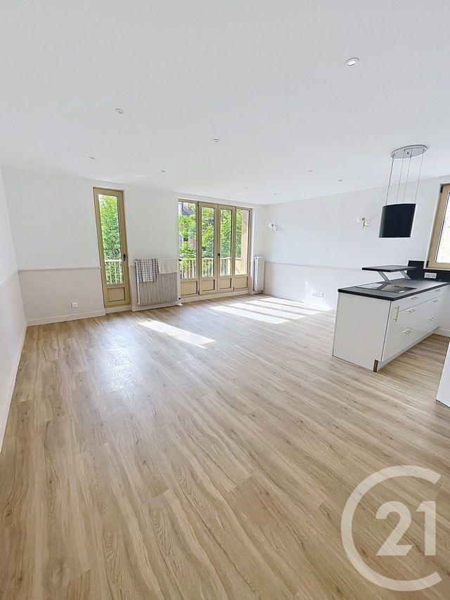 Appartement F3 à louer - 3 pièces - 79.21 m2 - VICHY - 03 - AUVERGNE - Century 21 Agence Girard