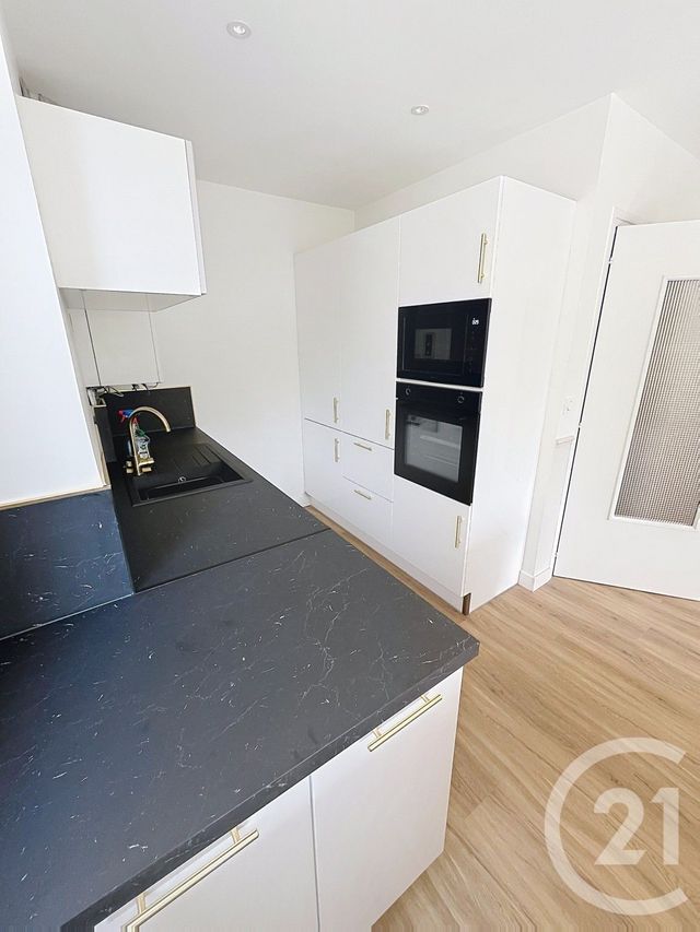 Appartement F3 à louer - 3 pièces - 79.21 m2 - VICHY - 03 - AUVERGNE - Century 21 Agence Girard