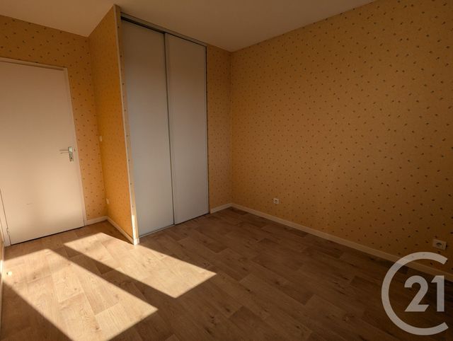 maison à louer - 4 pièces - 86.59 m2 - CHATEAUGAY - 63 - AUVERGNE - Century 21 Agence Girard