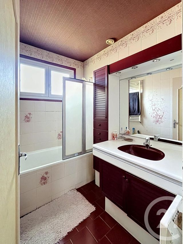 maison à vendre - 8 pièces - 134.0 m2 - MOZAC - 63 - AUVERGNE - Century 21 Agence Girard