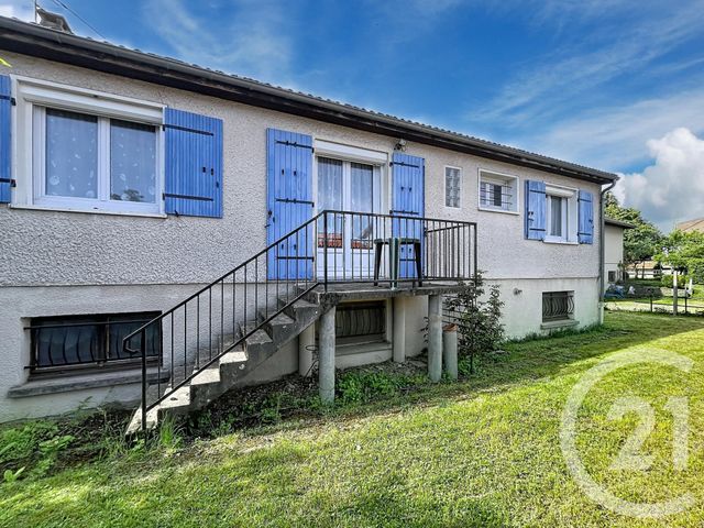 maison à vendre - 8 pièces - 134.0 m2 - MOZAC - 63 - AUVERGNE - Century 21 Agence Girard