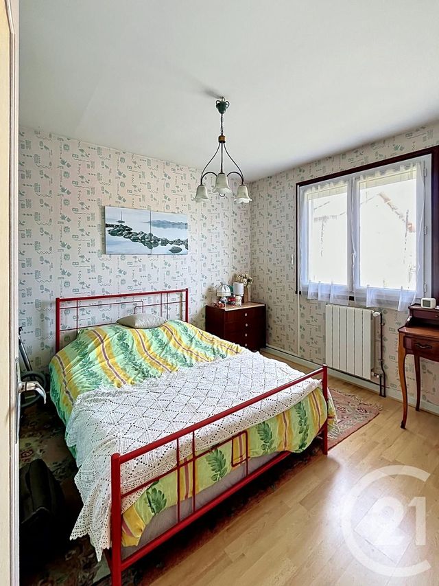 maison à vendre - 8 pièces - 134.0 m2 - MOZAC - 63 - AUVERGNE - Century 21 Agence Girard