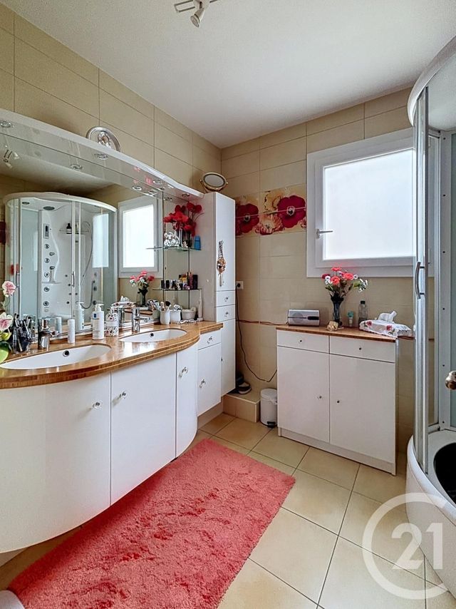 maison à vendre - 8 pièces - 160.0 m2 - CHATEL GUYON - 63 - AUVERGNE - Century 21 Agence Girard