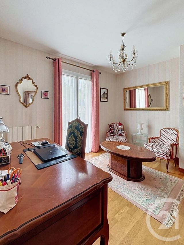 maison à vendre - 8 pièces - 160.0 m2 - CHATEL GUYON - 63 - AUVERGNE - Century 21 Agence Girard