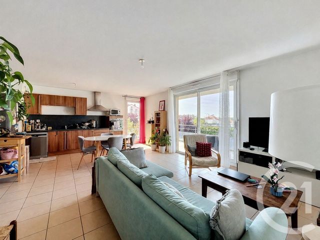 Appartement F4 à vendre - 4 pièces - 80.07 m2 - RIOM - 63 - AUVERGNE - Century 21 Agence Girard