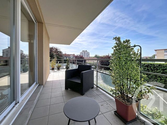 Appartement F4 à vendre - 4 pièces - 80.07 m2 - RIOM - 63 - AUVERGNE - Century 21 Agence Girard