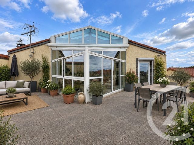 Appartement F4 à vendre - 4 pièces - 140.33 m2 - RIOM - 63 - AUVERGNE - Century 21 Agence Girard