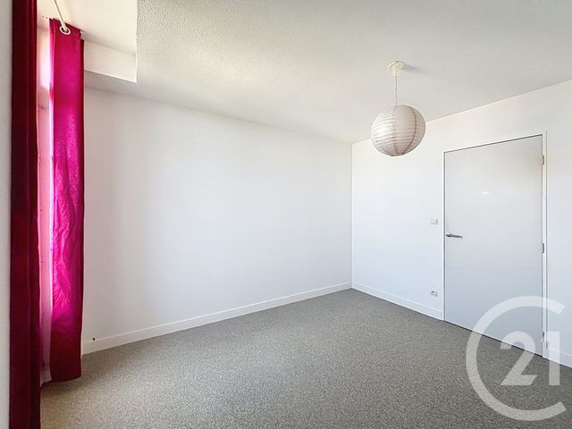 Appartement F3 à louer - 3 pièces - 77.3 m2 - CHATELGUYON - 63 - AUVERGNE - Century 21 Agence Girard