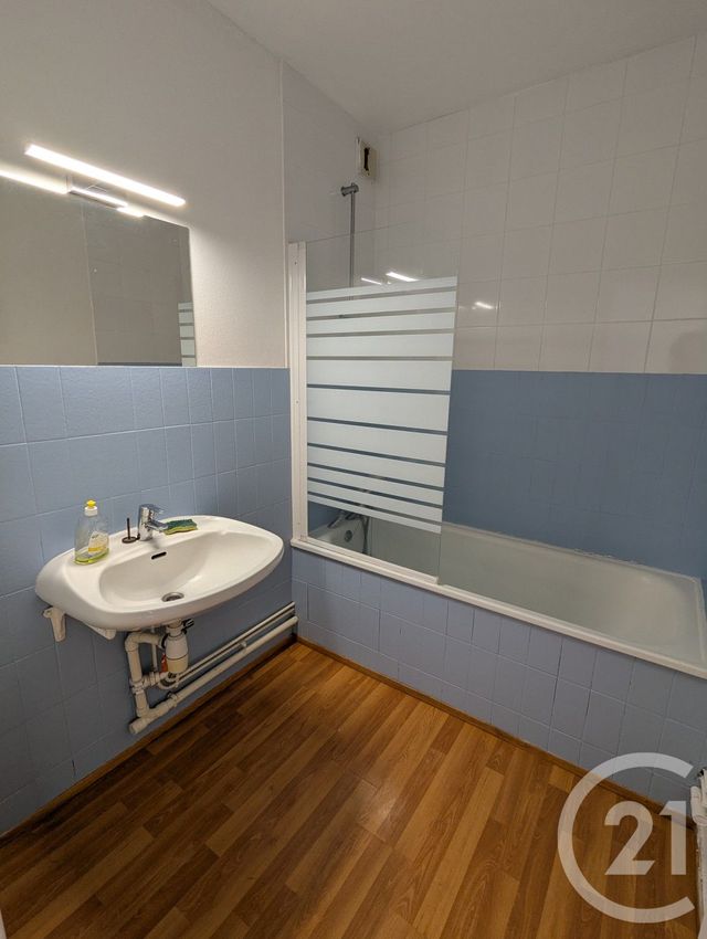 Appartement F2 à louer - 2 pièces - 50.24 m2 - CLERMONT FERRAND - 63 - AUVERGNE - Century 21 Agence Girard