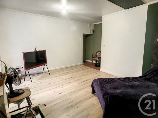 Appartement F2 à louer - 2 pièces - 47.0 m2 - RIOM - 63 - AUVERGNE - Century 21 Agence Girard