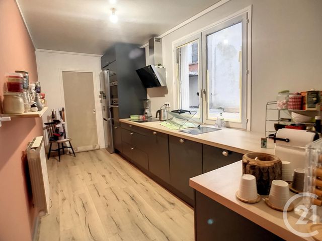 Appartement F2 à louer - 2 pièces - 47.0 m2 - RIOM - 63 - AUVERGNE - Century 21 Agence Girard
