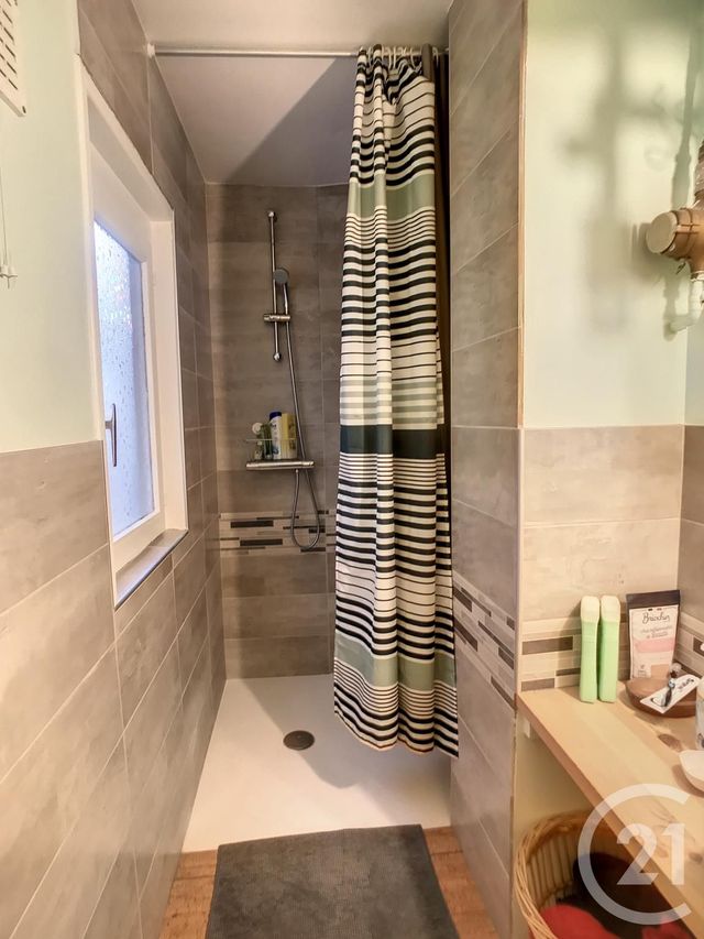 Appartement F2 à louer - 2 pièces - 47.0 m2 - RIOM - 63 - AUVERGNE - Century 21 Agence Girard