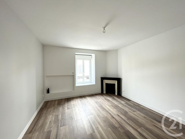 Appartement F4 à louer - 4 pièces - 106.36 m2 - VEYRE MONTON - 63 - AUVERGNE - Century 21 Agence Girard