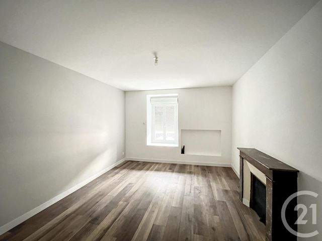 Appartement F4 à louer - 4 pièces - 106.36 m2 - VEYRE MONTON - 63 - AUVERGNE - Century 21 Agence Girard