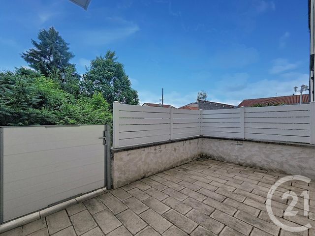 Appartement F2 à vendre - 2 pièces - 55.6 m2 - GERZAT - 63 - AUVERGNE - Century 21 Agence Girard