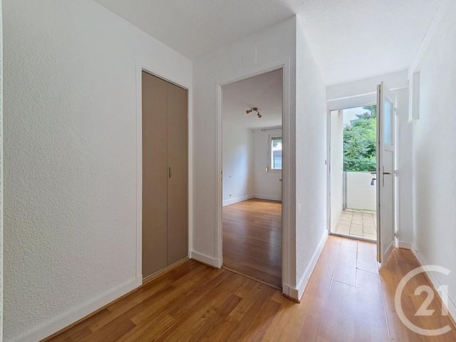 Appartement F2 à vendre - 2 pièces - 55.6 m2 - GERZAT - 63 - AUVERGNE - Century 21 Agence Girard
