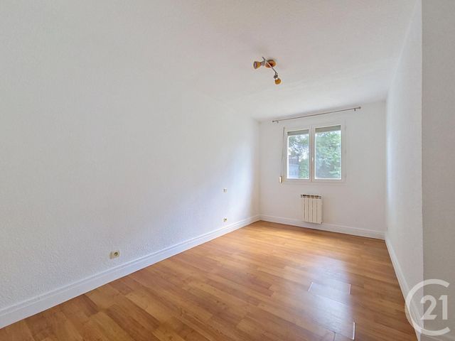 Appartement F2 à vendre - 2 pièces - 55.6 m2 - GERZAT - 63 - AUVERGNE - Century 21 Agence Girard