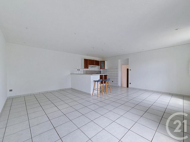 Appartement F2 à vendre - 2 pièces - 55.6 m2 - GERZAT - 63 - AUVERGNE - Century 21 Agence Girard
