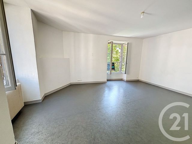 Appartement F3 à louer - 3 pièces - 66.81 m2 - RIOM - 63 - AUVERGNE - Century 21 Agence Girard
