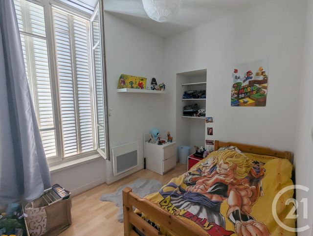 Appartement F4 à louer - 3 pièces - 93.8 m2 - CHATELGUYON - 63 - AUVERGNE - Century 21 Agence Girard