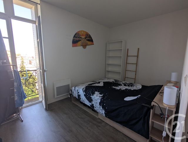 Appartement F4 à louer - 3 pièces - 93.8 m2 - CHATELGUYON - 63 - AUVERGNE - Century 21 Agence Girard