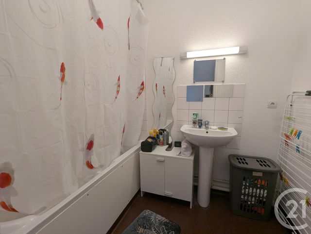 Appartement F4 à louer - 3 pièces - 93.8 m2 - CHATELGUYON - 63 - AUVERGNE - Century 21 Agence Girard