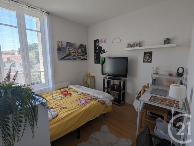 Appartement F4 à louer - 3 pièces - 93.8 m2 - CHATELGUYON - 63 - AUVERGNE - Century 21 Agence Girard