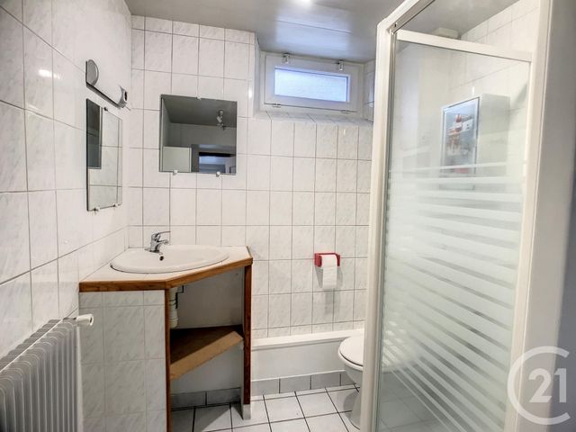maison à louer - 4 pièces - 115.0 m2 - CHATEAUGAY - 63 - AUVERGNE - Century 21 Agence Girard