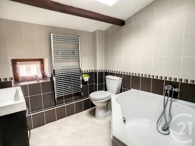 maison à louer - 4 pièces - 115.0 m2 - CHATEAUGAY - 63 - AUVERGNE - Century 21 Agence Girard