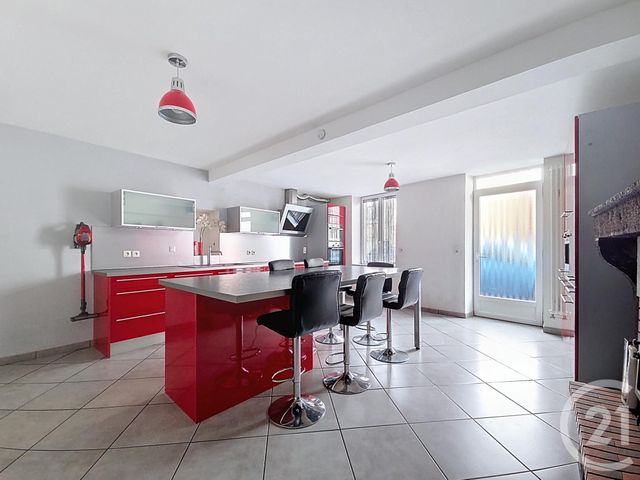 maison à vendre - 7 pièces - 217.3 m2 - MOZAC - 63 - AUVERGNE - Century 21 Agence Girard